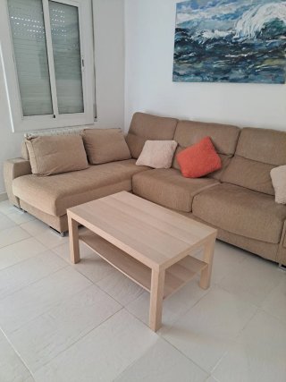 Mesa de centro de madera clara