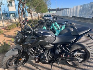 Yamaha MT-07 limitada A2 -Full black