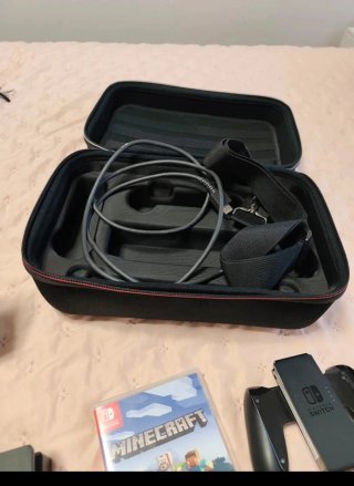 Nintendo Switch + Accessori + Minecraft