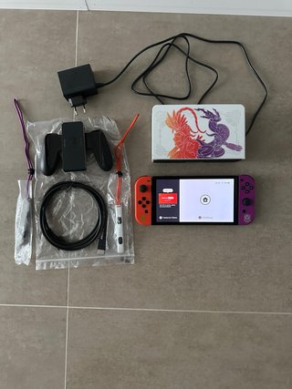 Nintendo Switch OLED Edizione Pokémon con garanzia 1 anno