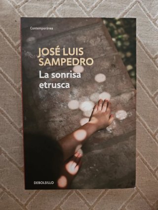 La sonrisa etrusca