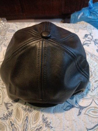Gorra de cuero negra