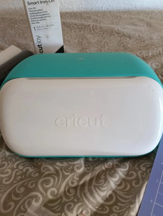 Cricut Joy casi nueva