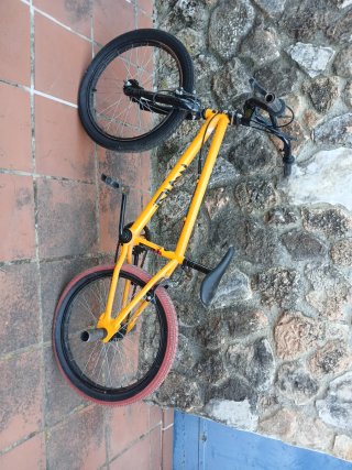 Bicicleta BMX Naranja