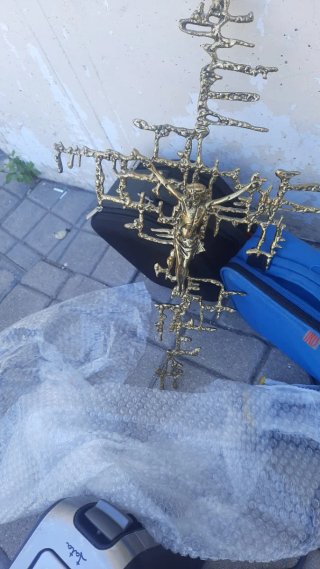 Crucifijo de Bronce Estilo Moderno