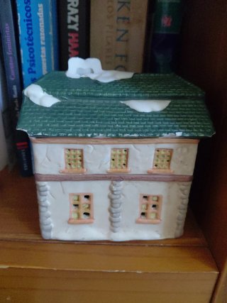 Casita de cerámica para pueblo navideño