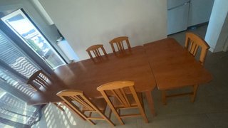 Se vende Comedor extensible de 6 sillas madera