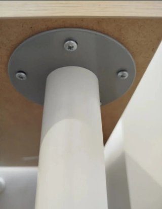 Escritorio de madera, altura regulable.