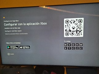 Xbox One X con 2 Controller e stazione di ricarica