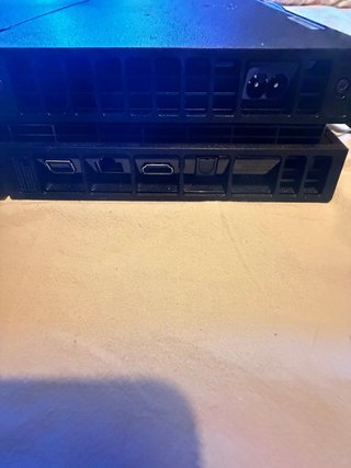 PS4 perfette condizioni +2 pad +giochi+cavi