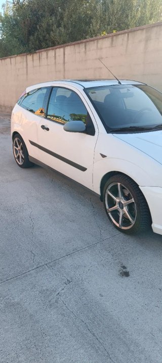 Ford Focus 2000
