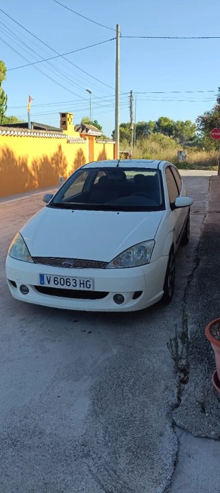 Ford Focus 2000
