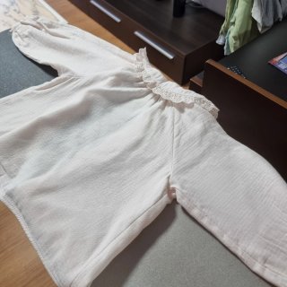 Camisa niña cuello volante