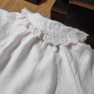 Camisa niña cuello volante