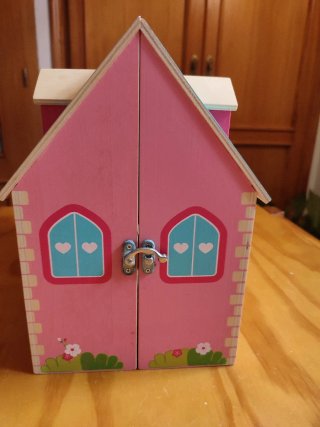 Casita de muñecas de madera para jugar