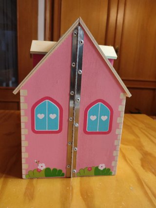 Casita de muñecas de madera para jugar