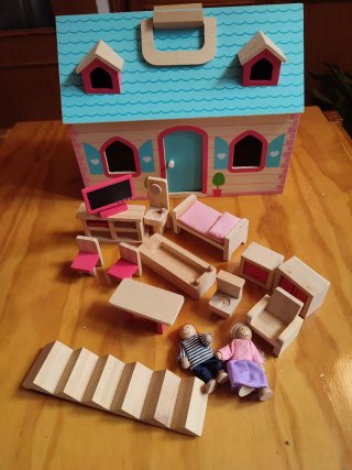 Casita de muñecas de madera para jugar