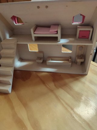 Casita de muñecas de madera para jugar