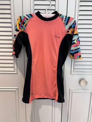 Camiseta de baño OLAIAN multicolor y rosa