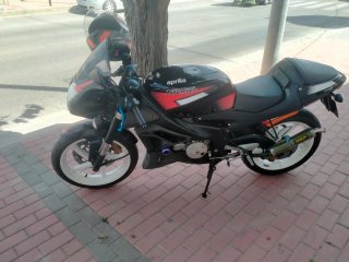 Aprilia RS Tuono 2T Negra/Roja