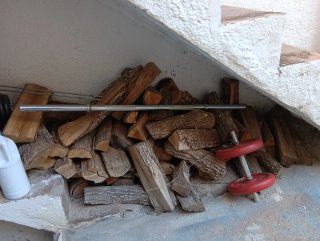 Leña para chimenea o barbacoa. Regalo un palé. R