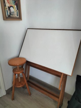 Mesa y taburete de dibujo clásicas