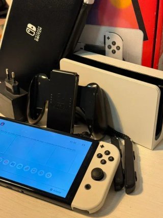 Nintendo Switch OLED Bianca Completa