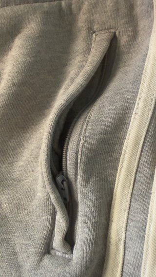 Pantalón corto Adidas gris