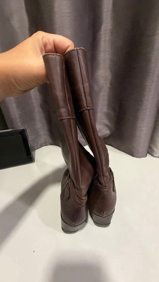 Botas de couro castanhas
