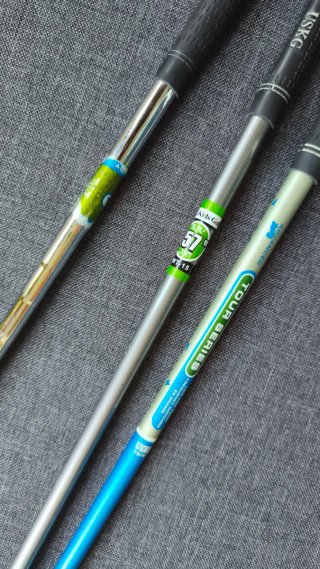 Set de 3 palos de golf: 2 hierros y 1 híbrido