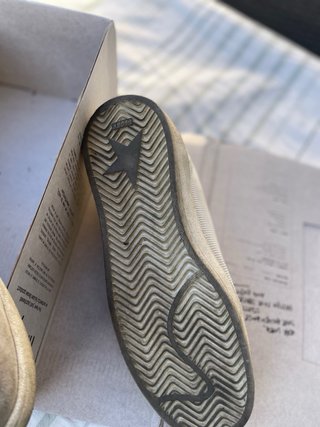 Golden Goose Sneakers Blancas y Amarillas