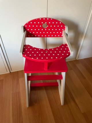 Trona para muñecas, roja con lunares blancos