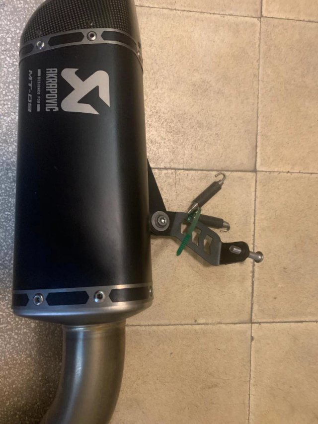 Yamaha mt09 akrapovic