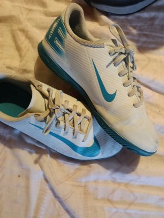Zapatillas Nike Blancas y Turquesa