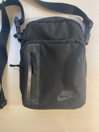 Bolsito bandolera Nike negro
