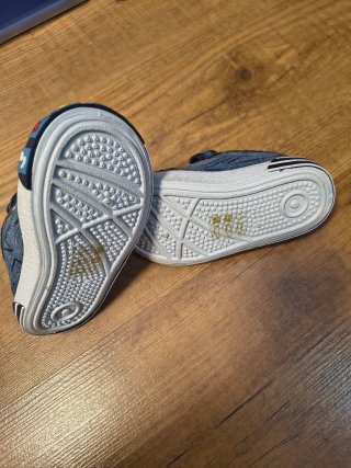 Zapatillas deportivas infantiles