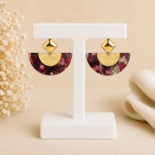 Pendientes dorados y rojos