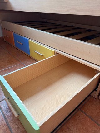 Cama nido con cajones de colores