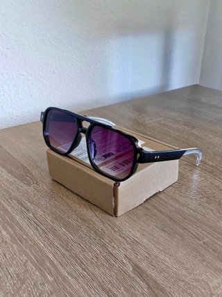 Gafas de sol aviador vintage negras y moradas