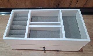 Joyero blanco con cajón y compartimentos