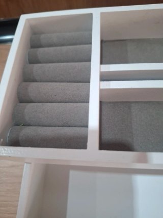 Joyero blanco con cajón y compartimentos