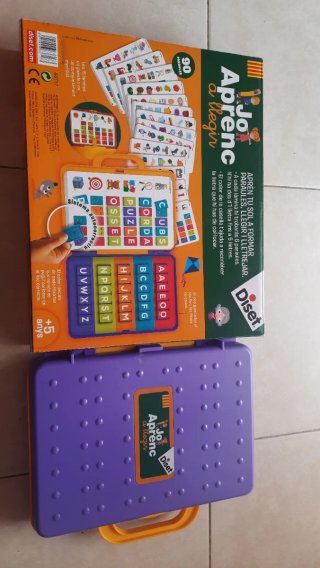 Yo aprendo a escribir/Jo aprenc a llegir