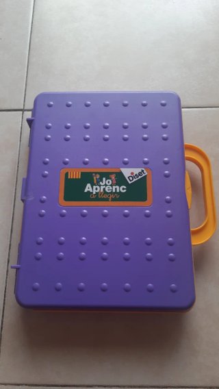 Yo aprendo a escribir/Jo aprenc a llegir