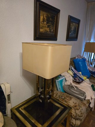 Mesa de centro dorada y cristal