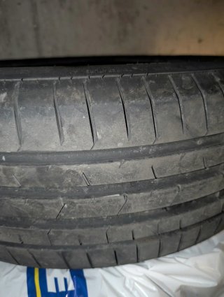 Neumático 235/55ZR19