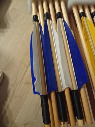 12 Flechas Bambú Indonesia 83cm Pluma Natural