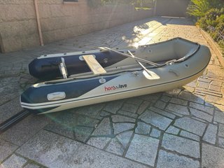Barca hinchable Zodiac con remos