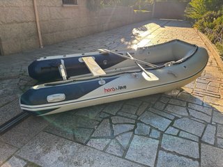 Barca hinchable Zodiac con remos