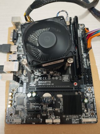 Gigabyte H110M-H mATX Placa Base