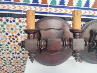 Candelabros antiguos de madera (2 unidades)